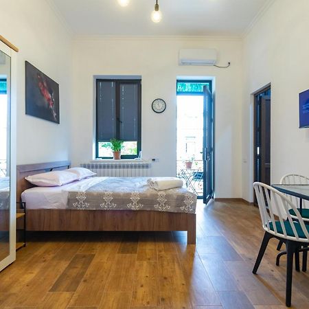 Appartement Mulberry Ბჟოლები à Koutaïssi Extérieur photo