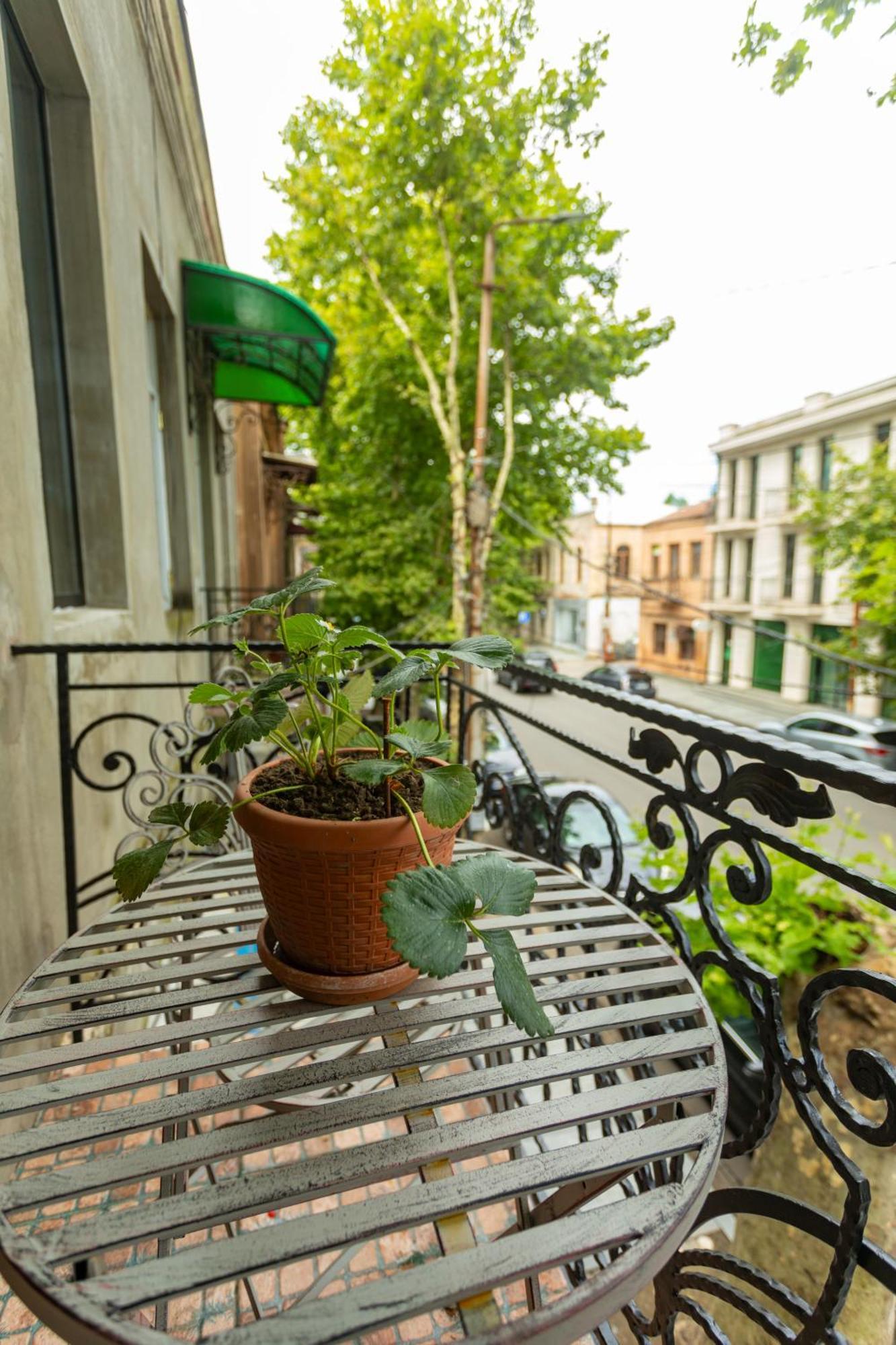 Appartement Mulberry Ბჟოლები à Koutaïssi Extérieur photo